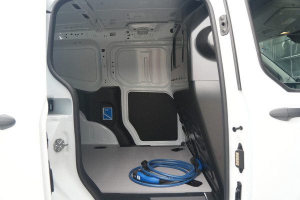 Ford E-Transit Courier Trend 46 kWh 136pk - Trekhaak - Vloerplaat - Camera - Cruise - Carplay/Android - Rijklaar