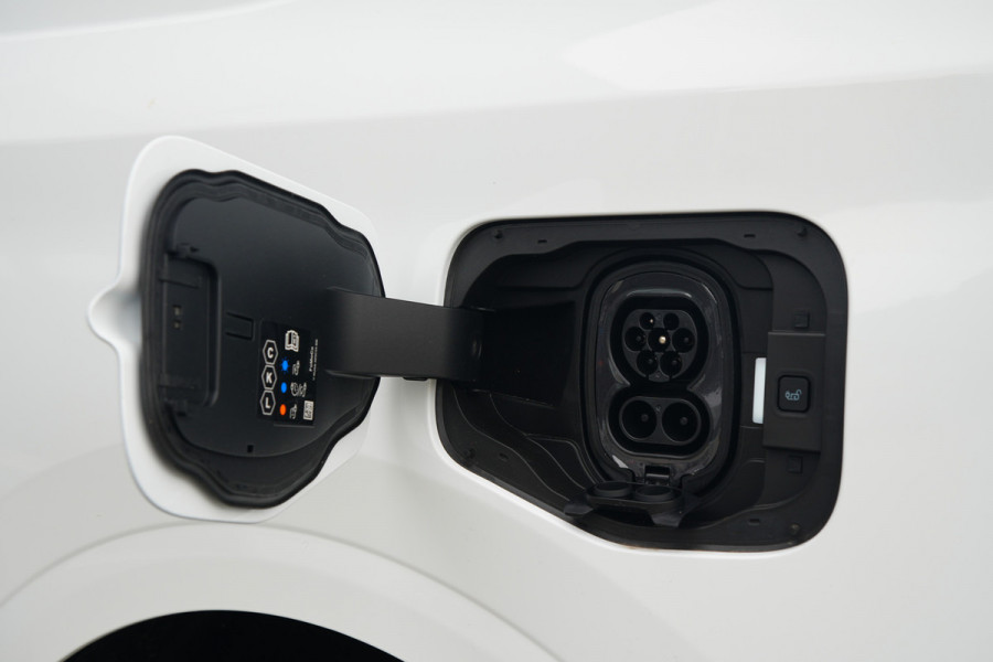 Ford E-Transit Courier Trend 46 kWh 136pk - Trekhaak - Vloerplaat - Camera - Cruise - Carplay/Android - Rijklaar