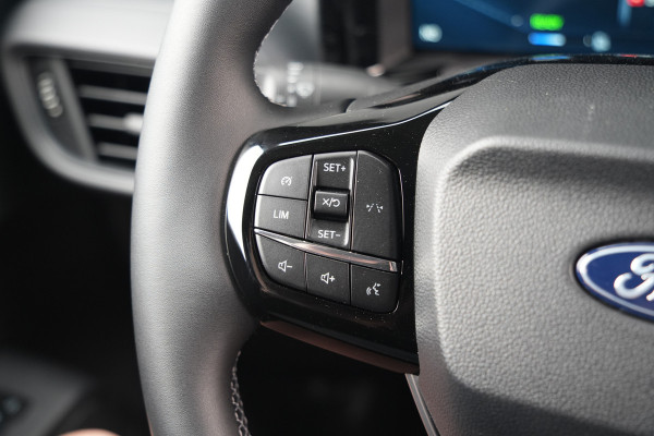 Ford E-Transit Courier Trend 46 kWh 136pk - Trekhaak - Vloerplaat - Camera - Cruise - Carplay/Android - Rijklaar