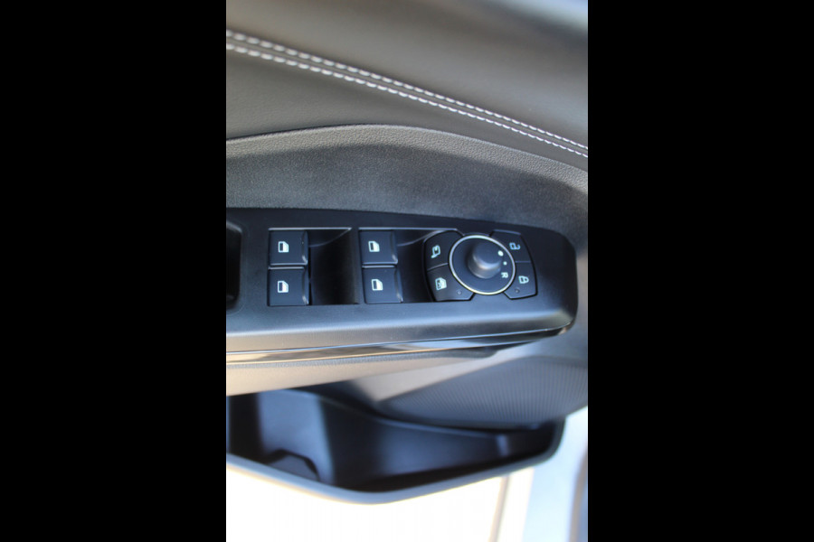 Ford Puma 1.0-125pk EcoBoost Mild-Hybrid Titanium. Z.g.a.n., slechts 3.700km ! Fabrieksgarantie t/m 15-04-2029 ! Autm. airco, navigatie, bluetooth telefoonvoor., winterpakket, rij assistent pakket, metallic lak, etc.