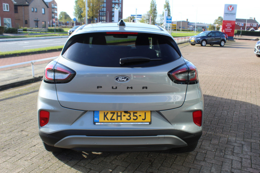 Ford Puma 1.0-125pk EcoBoost Mild-Hybrid Titanium. Z.g.a.n., slechts 3.700km ! Fabrieksgarantie t/m 15-04-2029 ! Autm. airco, navigatie, bluetooth telefoonvoor., winterpakket, rij assistent pakket, metallic lak, etc.