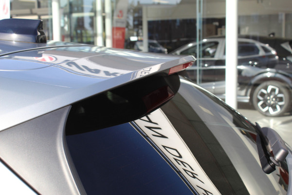 Ford Puma 1.0-125pk EcoBoost Mild-Hybrid Titanium. Z.g.a.n., slechts 3.700km ! Fabrieksgarantie t/m 15-04-2029 ! Autm. airco, navigatie, bluetooth telefoonvoor., winterpakket, rij assistent pakket, metallic lak, etc.