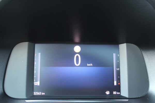 Opel Corsa 1.2-100pk Turbo Sport. In nieuwstaat verkerende luxe Opel Corsa ! Autm. airco, cruise cntrl, lane assist, panoramadak, verwarmde stoelen, LM wielen, camera, parkeersensoren v+a, navigatie by Apple Carplay/Android auto, full LED verl. etc.
