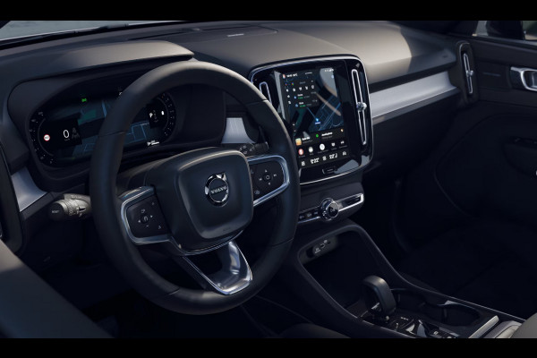 Volvo XC40 B4 211PK Automaat Plus Dark Panoramadak/ Adaptive Cruise Control/ 360 Camera/ Google infotainment/ Elektrisch verstelbare stoelen met geheugen/ Apple Carplay/ Android Auto