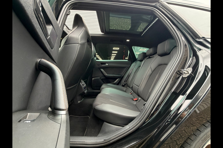 CUPRA Leon Sportstourer 1.4 e-Hybrid 245 Pk Business | Panoramadak | Navigatie | Camera | Clima | Sportstoelen | Keyless | 19".