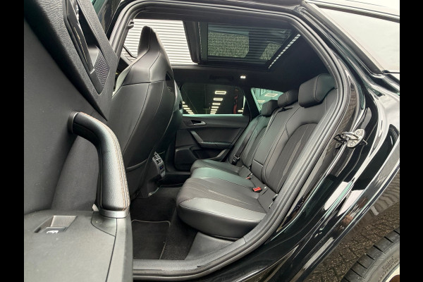 CUPRA Leon Sportstourer 1.4 e-Hybrid 245 Pk Business | Panoramadak | Navigatie | Camera | Clima | Sportstoelen | Keyless | 19".