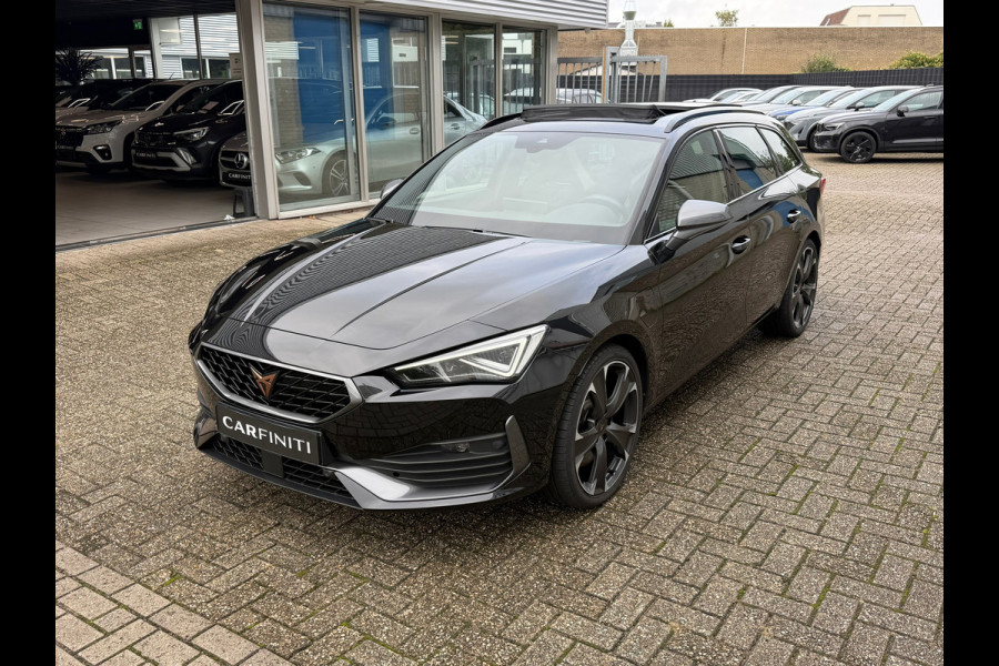 CUPRA Leon Sportstourer 1.4 e-Hybrid 245 Pk Business | Panoramadak | Navigatie | Camera | Clima | Sportstoelen | Keyless | 19".
