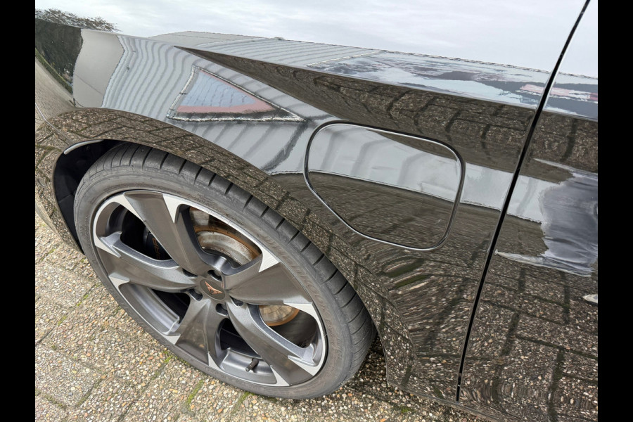 CUPRA Leon Sportstourer 1.4 e-Hybrid 245 Pk Business | Panoramadak | Navigatie | Camera | Clima | Sportstoelen | Keyless | 19".