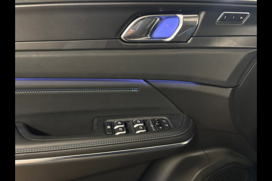 Lynk & Co 01 1.5 / pano / 360 camera / model 2023 / Infinity / navi / stoelverwarming
