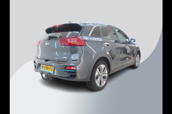 Kia e-Niro ExecutiveLine 64 kWh | SOH 99,3% | Leer |  Trekhaak | Navigatie | Schuif-Kantel Dak