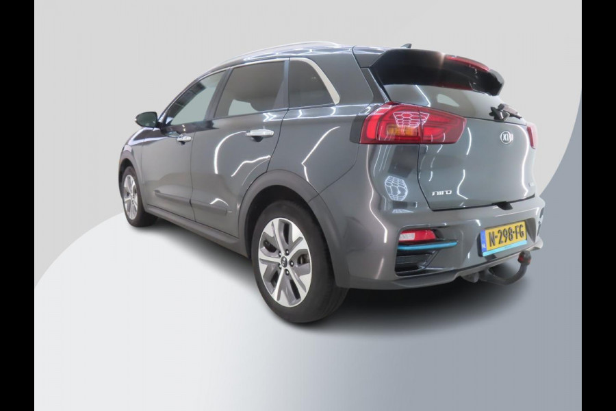 Kia e-Niro ExecutiveLine 64 kWh | SOH 99,3% | Leer |  Trekhaak | Navigatie | Schuif-Kantel Dak