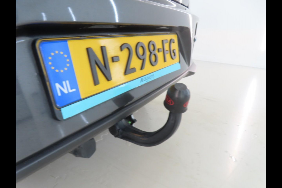 Kia e-Niro ExecutiveLine 64 kWh | SOH 99,3% | Leer |  Trekhaak | Navigatie | Schuif-Kantel Dak