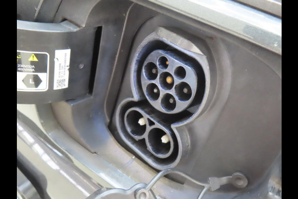 Kia e-Niro ExecutiveLine 64 kWh | SOH 99,3% | Leer |  Trekhaak | Navigatie | Schuif-Kantel Dak