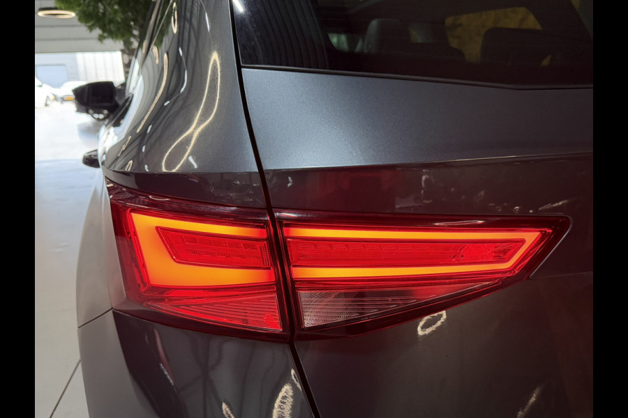 Seat Ateca 1.5 TSI Xcellence Garantie|Pano|Alcantara|19" Velgen|360° Camera|Keyless|Sfeerverlichting|Virtueel Cockpit|Rijklaar