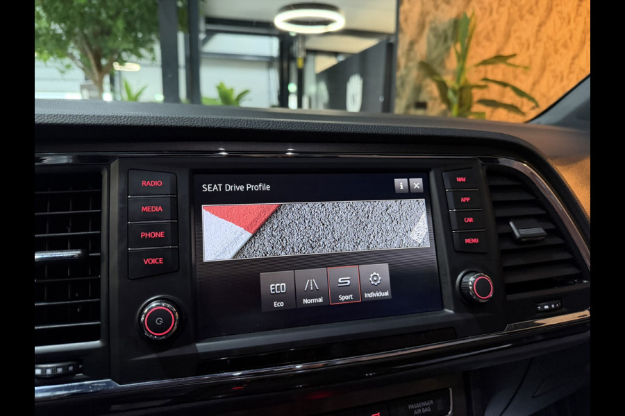 Seat Ateca 1.5 TSI Xcellence Garantie|Pano|Alcantara|19" Velgen|360° Camera|Keyless|Sfeerverlichting|Virtueel Cockpit|Rijklaar