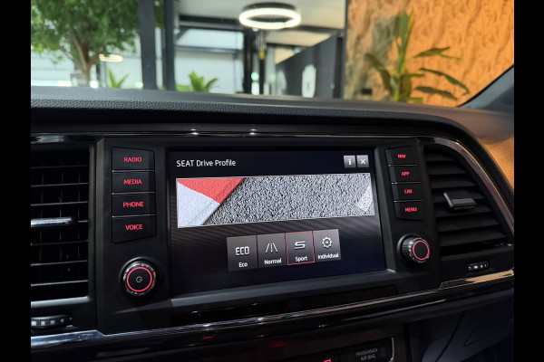 Seat Ateca 1.5 TSI Xcellence Garantie|Pano|Alcantara|19" Velgen|360° Camera|Keyless|Sfeerverlichting|Virtueel Cockpit|Rijklaar