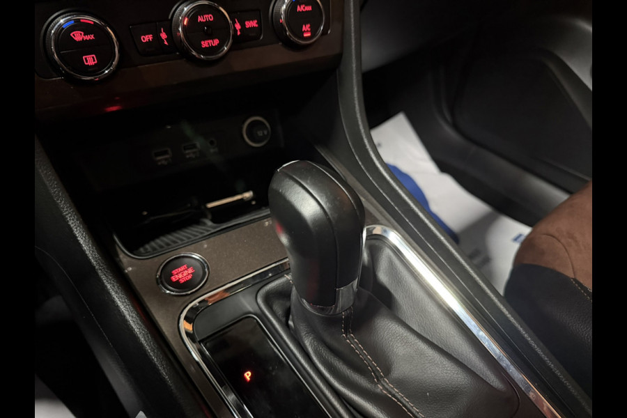 Seat Ateca 1.5 TSI Xcellence Garantie|Pano|Alcantara|19" Velgen|360° Camera|Keyless|Sfeerverlichting|Virtueel Cockpit|Rijklaar