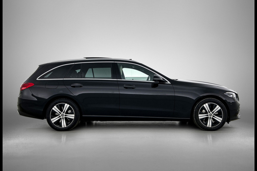 Mercedes-Benz C-Klasse Estate 300 e Luxury Line |  Elektrische voorstoelen| Stoelverwarming voor | 360 Camera | Sfeerverlichting | Lederlook bekleding | Navigatie | Smartphone intergratie | Trekhaak | Inclusief 24 maanden Mercedes-Benz Certified garantie voor Europa.