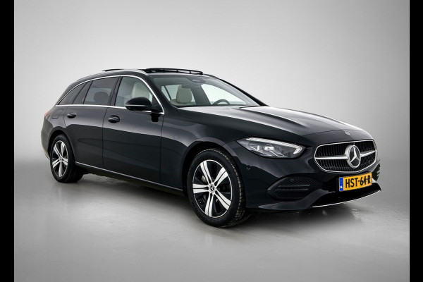 Mercedes-Benz C-Klasse Estate 300 e Luxury Line |  Elektrische voorstoelen| Stoelverwarming voor | 360 Camera | Sfeerverlichting | Lederlook bekleding | Navigatie | Smartphone intergratie | Trekhaak | Inclusief 24 maanden Mercedes-Benz Certified garantie voor Europa.