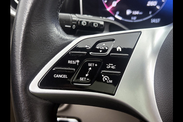 Mercedes-Benz C-Klasse Estate 300 e Luxury Line |  Elektrische voorstoelen| Stoelverwarming voor | 360 Camera | Sfeerverlichting | Lederlook bekleding | Navigatie | Smartphone intergratie | Trekhaak | Inclusief 24 maanden Mercedes-Benz Certified garantie voor Europa.