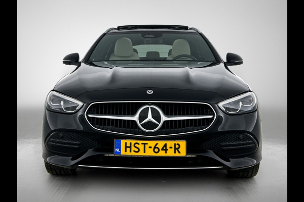 Mercedes-Benz C-Klasse Estate 300 e Luxury Line |  Elektrische voorstoelen| Stoelverwarming voor | 360 Camera | Sfeerverlichting | Lederlook bekleding | Navigatie | Smartphone intergratie | Trekhaak | Inclusief 24 maanden Mercedes-Benz Certified garantie voor Europa.