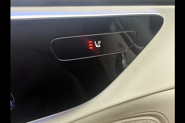 Mercedes-Benz C-Klasse Estate 300 e Luxury Line |  Elektrische voorstoelen| Stoelverwarming voor | 360 Camera | Sfeerverlichting | Lederlook bekleding | Navigatie | Smartphone intergratie | Trekhaak | Inclusief 24 maanden Mercedes-Benz Certified garantie voor Europa.