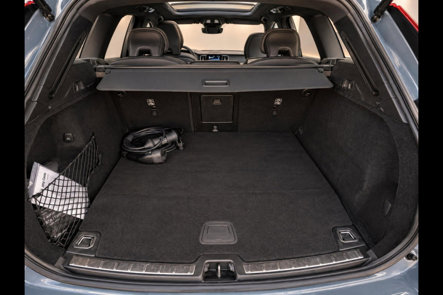 Volvo XC60 2.0 T8 Plug-in hybrid AWD Plus Black Edition | SOH 100%