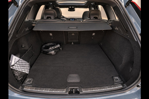 Volvo XC60 2.0 T8 Plug-in hybrid AWD Plus Black Edition | SOH 100%