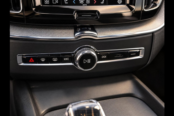 Volvo XC60 2.0 T8 Plug-in hybrid AWD Plus Black Edition | SOH 100%