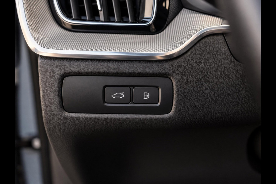 Volvo XC60 2.0 T8 Plug-in hybrid AWD Plus Black Edition | SOH 100%