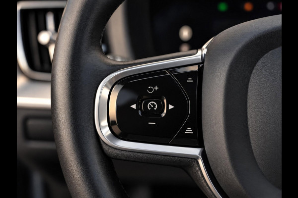 Volvo XC60 2.0 T8 Plug-in hybrid AWD Plus Black Edition | SOH 100%