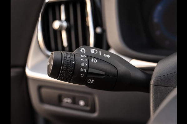 Volvo XC60 2.0 T8 Plug-in hybrid AWD Plus Black Edition | SOH 100%
