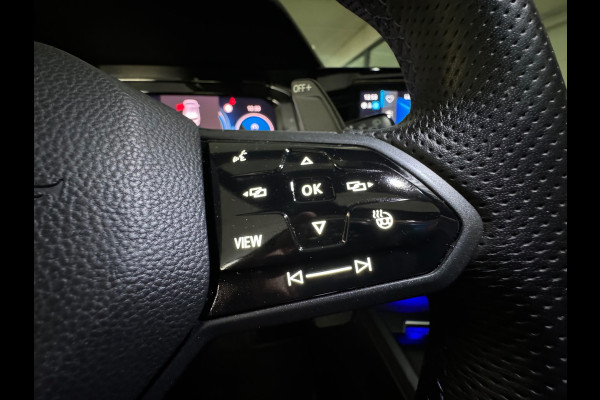 Volkswagen Golf 2.0 TSI R 4Motion Pano|H/K|Camera|Sfeer|IQ
