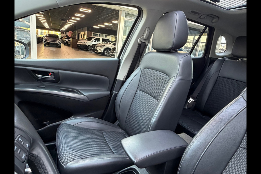 Suzuki S-Cross 1.5 Hybrid Style 102 Pk Automaat | Panoramadak | Voll Leder | Navigatie | Cruise | Camera | Climate | Keyless | 17"