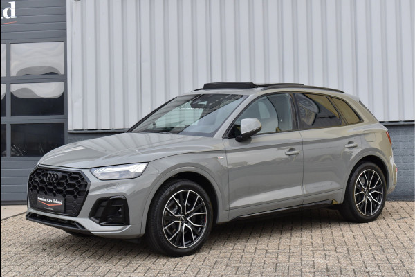 Audi Q5 55 TFSI e S-Line 367 Pk Quantum Grey Exclusive Pano Luchtvering ACC Sfeer 20 Inch