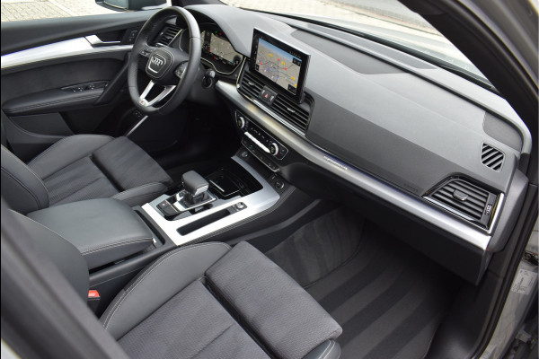 Audi Q5 55 TFSI e S-Line 367 Pk Quantum Grey Exclusive Pano Luchtvering ACC Sfeer 20 Inch
