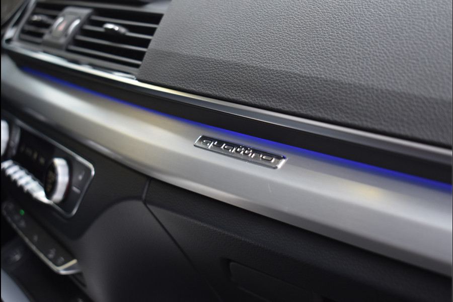 Audi Q5 55 TFSI e S-Line 367 Pk Quantum Grey Exclusive Pano Luchtvering ACC Sfeer 20 Inch