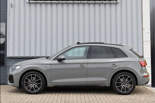 Audi Q5 55 TFSI e S-Line 367 Pk Quantum Grey Exclusive Pano Luchtvering ACC Sfeer 20 Inch