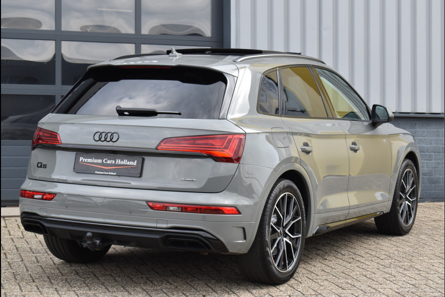 Audi Q5 55 TFSI e S-Line 367 Pk Quantum Grey Exclusive Pano Luchtvering ACC Sfeer 20 Inch