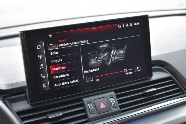 Audi Q5 55 TFSI e S-Line 367 Pk Quantum Grey Exclusive Pano Luchtvering ACC Sfeer 20 Inch