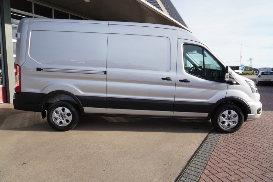 Ford Transit 350L 2.0 TDCI 165PK L3H2 Limited Automaat nr.V106 | Airco | Adap. Cruise | 360 Camera | Navi | Trekhaak