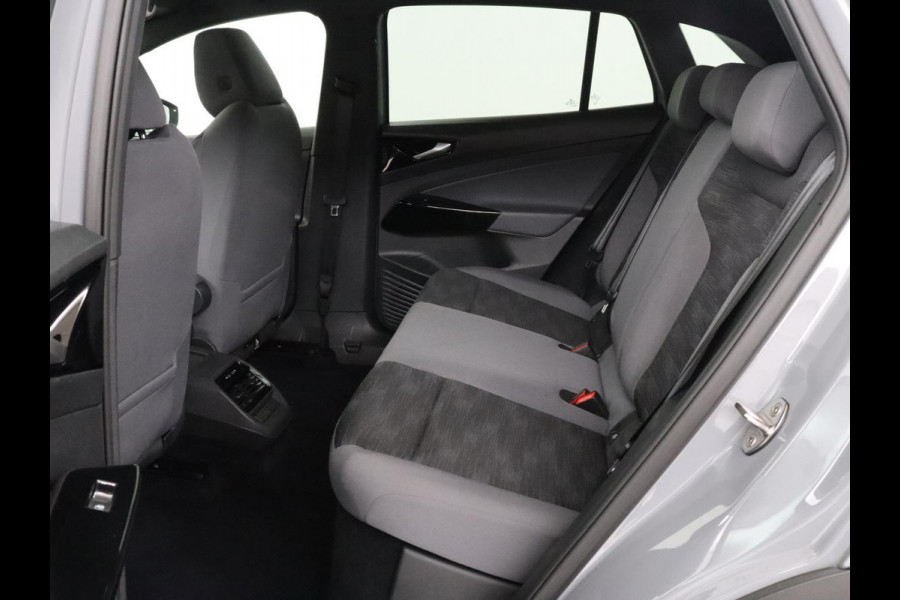 Volkswagen ID.4 Pro 77 kWh | SOH 94,2% | Adaptive cruise | Stuur/ stoelverwarming | Park assist | Climate control | Carplay | Sfeerverlichting | Full LED | 19" velgen