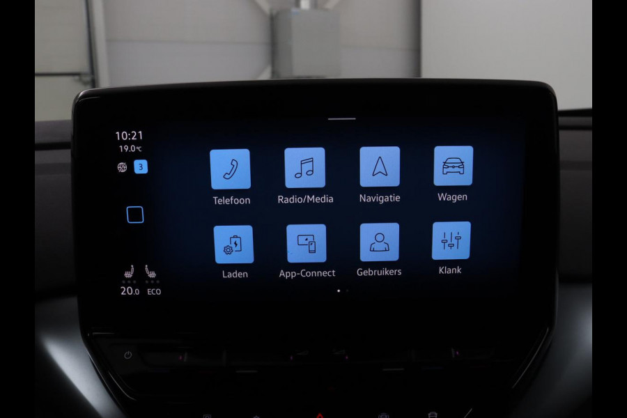 Volkswagen ID.4 Pro 77 kWh | SOH 94,2% | Adaptive cruise | Stuur/ stoelverwarming | Park assist | Climate control | Carplay | Sfeerverlichting | Full LED | 19" velgen