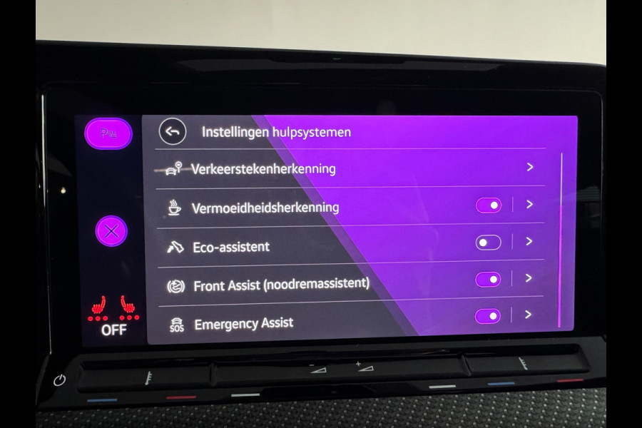Volkswagen Golf 1.5 eTSI R-Line Pano|Keyless|ACC|Trekhaak|IQ