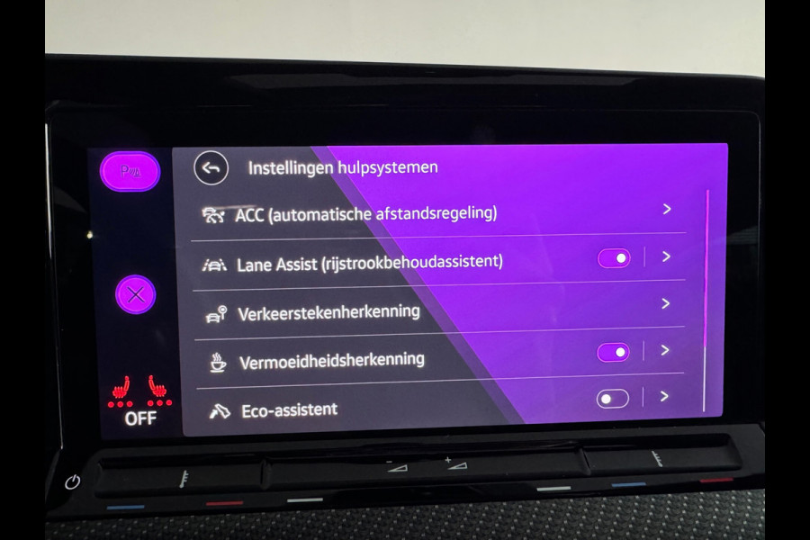 Volkswagen Golf 1.5 eTSI R-Line Pano|Keyless|ACC|Trekhaak|IQ