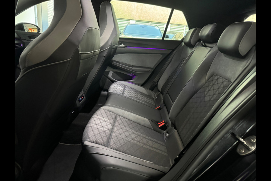 Volkswagen Golf 1.5 eTSI R-Line Pano|Keyless|ACC|Trekhaak|IQ