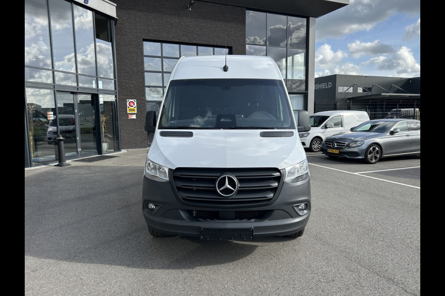 Mercedes-Benz Sprinter 317 CDI L2 H2 Pro Facelift / MBUX / Navigatie / Camera / Geveerde stoel / Cruise control / Airco / 270 Graden achterdeuren