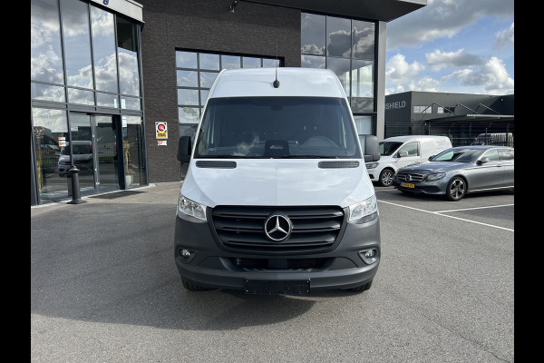 Mercedes-Benz Sprinter 317 CDI L2 H2 Pro Facelift / MBUX / Navigatie / Camera / Geveerde stoel / Cruise control / Airco / 270 Graden achterdeuren
