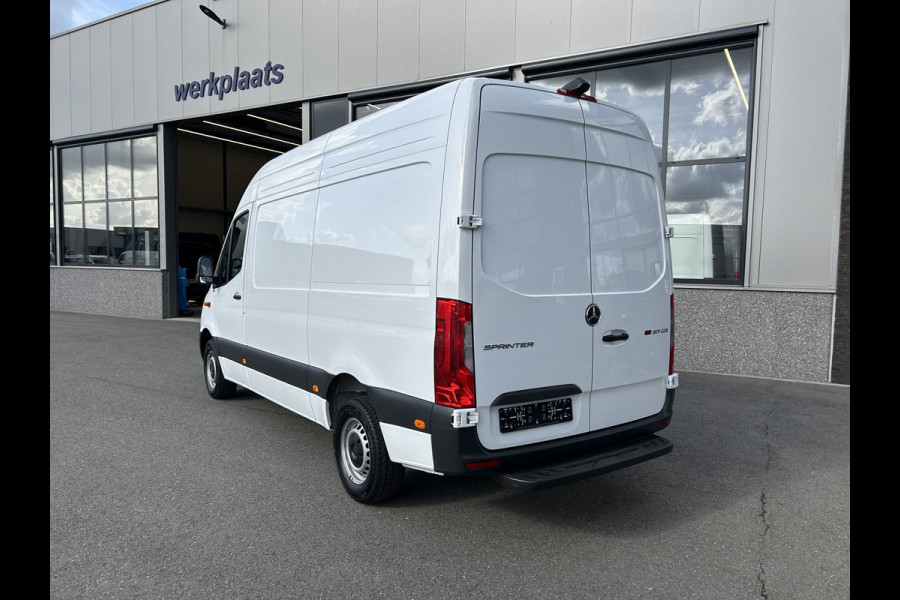 Mercedes-Benz Sprinter 317 CDI L2 H2 Pro Facelift / MBUX / Navigatie / Camera / Geveerde stoel / Cruise control / Airco / 270 Graden achterdeuren