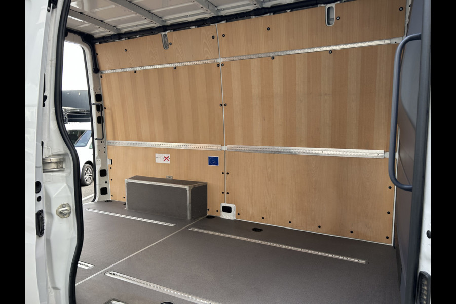 Mercedes-Benz Sprinter 317 CDI L2 H2 Pro Facelift / MBUX / Navigatie / Camera / Geveerde stoel / Cruise control / Airco / 270 Graden achterdeuren